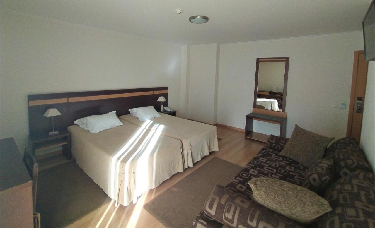 Quarto Duplo com Cama Extra